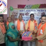 प्रधानमंत्री के जन्मदिन पर पूर्व विधायक रोहनिया ने किया हवन पूजन, पौधा, फल, मिष्ठान, साड़ी वितरण !