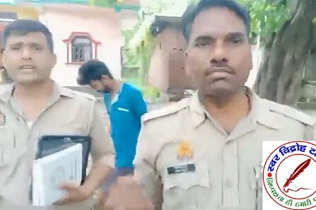 पत्रकार को थप्पड़ मारने के मामले में एक्शन ! मुख्य आरक्षी व आरक्षी को लाइनहाजिर !