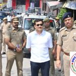 पुलिस कमिश्नर ने पैदल भ्रमण कर किया ट्रैफ़िक व्यवस्था का जायजा !