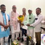 ग्रामीण सफाई कर्मचारियों का प्रतिनिधि मंडल पंचायती राज मंत्री ओमप्रकाश राजभर को सौंपा ज्ञापन !