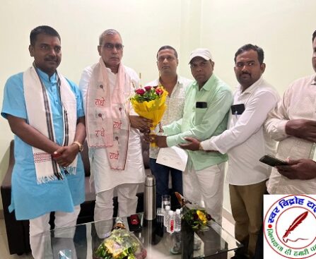 ग्रामीण सफाई कर्मचारियों का प्रतिनिधि मंडल पंचायती राज मंत्री ओमप्रकाश राजभर को सौंपा ज्ञापन !