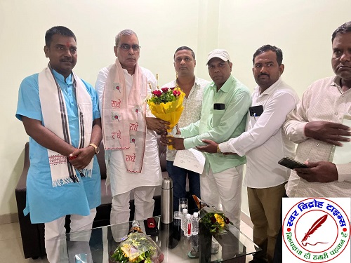 ग्रामीण सफाई कर्मचारियों का प्रतिनिधि मंडल पंचायती राज मंत्री ओमप्रकाश राजभर को सौंपा ज्ञापन !