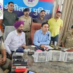 SSP NAINITAL ने नकली नोट चलाने वाले गिरोह का किया पर्दाफाश ! नकली नोट गिरोह की नैनीताल पुलिस ने खत्म की कहानी ! लालकुआं पुलिस ने 06 आरोपियों को गिरफ्तार कर लोगों को ठगने के मंसूबे पर फेरा पानी ! 500 रुपये के लाखों के नकली नोट बरामद !