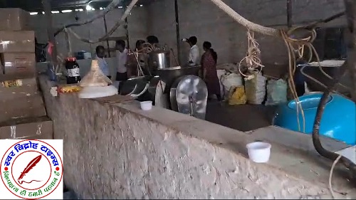 एक्शन मोड में फूड विभाग की टीम ! फूड विभाग की टीम ने दूषित सेवई व सॉस बनाने वाली फैक्ट्री की किया बंद !