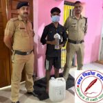 लालकुआं पुलिस ने अवैध शराब तस्करी करते 20 लीटर कच्ची शराब खाम के साथ एक व्यक्ति को किया गिरफ्तार !