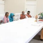 बहराइच के पीड़ित परिवार से मिले CM योगी !