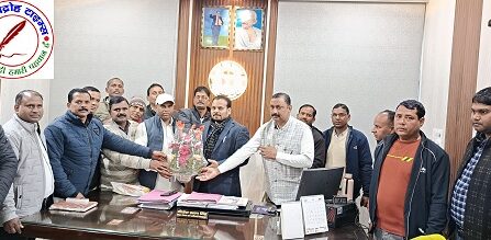 नव वर्ष पर सीoडीoओo एवं डीoपीoआरoओo को कर्मचारियों ने दी बधाई !