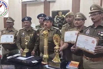 राज्य स्तरीय प्रादेशिक फल शाकभाजी एवं पुष्प प्रदर्शनी में जिला कारागार रहा अव्वल ! पुरस्कार मिलने से अभिभूत हुए जेलर डी. के. पांडेय !