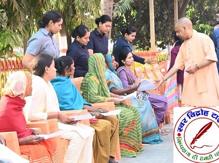 CM योगी ने जनता दर्शन में आये हुए फरियादियो की सुनी समस्याएं !