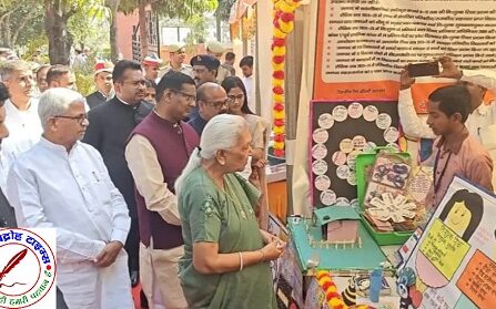 महाराजगंज पहुंची राज्यपाल आनंदीबेन पटेल ! विभिन्न योजनाओं के लाभार्थियों को किया सम्मानित, अधिकारियों के साथ करेंगी बैठक !