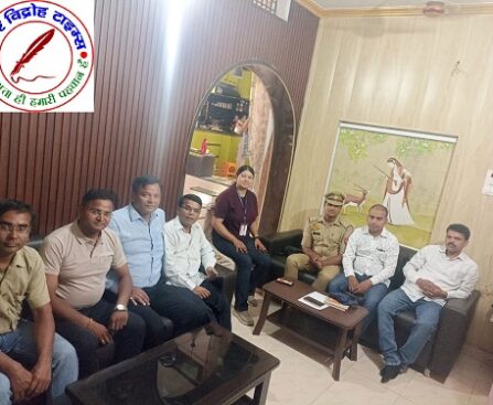 संगठन के राष्ट्रीय सलाहकार दीपक कुमार श्रीवास्तव की अध्यक्षता में वाराणसी में सम्पन्न हुई बैठक !