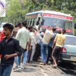 गड़रिया चौराहे के नजदीक प्राइवेट बस और कार में भिड़ंत !