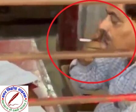 कानपुर पोस्ट ऑफिस के अंदर सिगरेट का धुंआ उड़ाते बाबू का वीडियो वायरल, बाहर लिखा है 'धूम्रपान निषेध' !