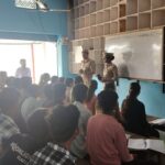 कोचिंग सेंटर पर जाकर बच्चों को पढ़ाया कानून का पाठ !