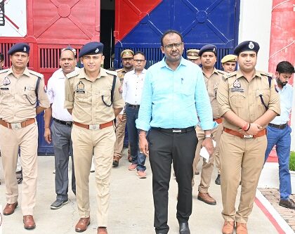 DM व SP द्वारा जिला कारागार का आकस्मिक निरीक्षण किया गया तथा सम्बन्धित को आवश्यक दिशा निर्देश दिये गये !