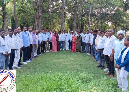 ग्रामीण सफाई कर्मचारियों ने अपनी समस्याओं के निराकरण के सम्बन्ध में की विशेष बैठक !