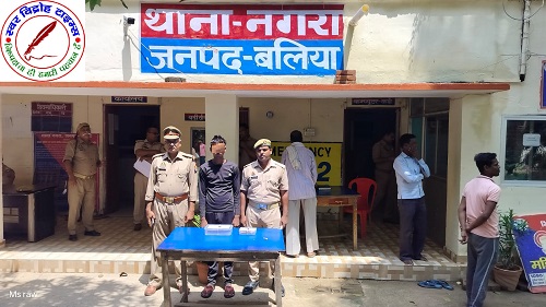 थाना नगरा जनपद बलिया पुलिस द्वारा चोरी / आर्म्स एक्ट से सम्बन्धित 01 नफर अभियुक्त को किया गया गिरफ्तार, अभियुक्त के कब्जे से 01 अदद अवैध तमंचा .303 बोर व 01 अदद जिन्दा कारतूस .303 बोर बरामद ।