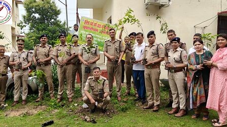 हरेला पर्व के पावन अवसर पर नैनीताल पुलिस ने किया वृक्षारोपण ! पुलिस कर्मियों ने लगाए 369 पौधे मां के नाम !