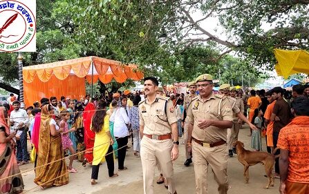 SP द्वारा थाना बीसलपुर क्षेत्रान्तर्गत श्री गुलेश्वरनाथ मंदिर परिसर में व्यवस्थाओं का जायजा लिया गया !
