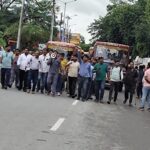 रोडवेज कर्मियों ने जिला अधिकारी कार्यालय के समक्ष लगाए मुर्दाबाद के नारे !