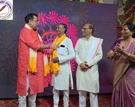 कलाकार जटाशंकर जी को उत्कृष्ट कार्य के लिए 5 लाख की प्रोत्साहन राशि प्रदान की !