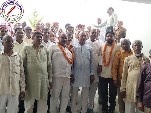 साहू समाज की आयोजित हुई अहम बैठक ! कृष्णा गुप्ता फरेंदा से राम गणेश गुप्ता पनियारा से बने ब्लॉक अध्यक्ष !