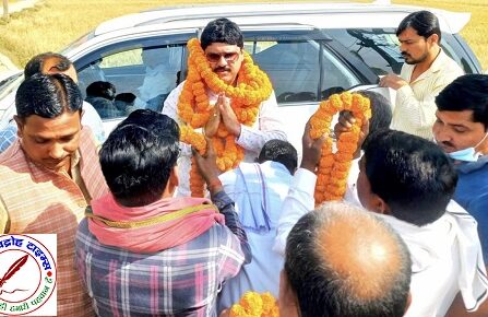 लक्ष्मीपुर ब्लॉक परिसर में नौतनवा विधायक ऋषि त्रिपाठी द्वारा फलाहार कार्यक्रम आज !