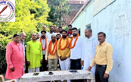 भारतीय तैलिक साहू राठौर महाराजगंज की हुई बैठक संपन्न ! रामकुन्दन गुप्ता को नौतनवा ब्लॉक अध्यक्ष बनाया गया !