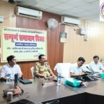 जनपद के सभी तहसीलों पर आयोजित किया गया "सम्पूर्ण समाधान दिवस" ! DM बलिया एवं SP बलिया द्वारा तहसील रसड़ा में की गई जनसुनवाई ! प्राप्त शिकायतों को सुनते हुए सम्बंधित को गुणवत्तापूर्ण व समयबद्ध निस्तारण हेतु दिए गए निर्देश ! जमीन व राजस्व विवादों में पुलिस व राजस्व की संयुक्त टीम कराये निस्तारण !