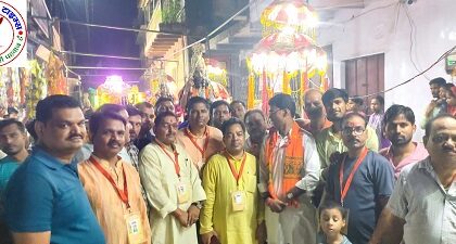 चुनार नगर में निकली राम बारात पर पुष्प वर्षा कर हुआ स्वागत !