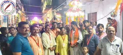 चुनार नगर में निकली राम बारात पर पुष्प वर्षा कर हुआ स्वागत !