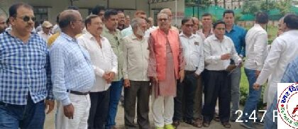 परिषद की बैठक में सरकार से त्यौहार पूर्व वेतन देने की मांग ! मुख्यमंत्री और जिलाधिकारी को ट्वीट कर दशहरा के पूर्व वेतन पेंशन की मांग !