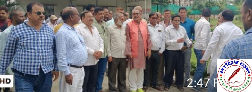 परिषद की बैठक में सरकार से त्यौहार पूर्व वेतन देने की मांग ! मुख्यमंत्री और जिलाधिकारी को ट्वीट कर दशहरा के पूर्व वेतन पेंशन की मांग !