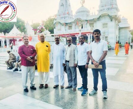 वेतन आयोग की कमेटी गठित होने पर कर्मचारियों में हर्ष, गुरू श्री गोरक्षनाथ जी का दर्शन कर लिया आशीर्वाद ! प्रधानमंत्री का निर्णय स्वागत योग्य ! केन्द्र के साथ यूपी में भी लागू हो वेतन आयोग !