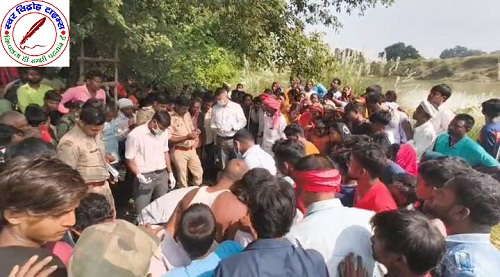 टेढ़ीघाट रोहिन नदी किनारे पेड़ से लटकता मिला युवक का शव !