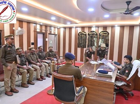 SP महाराजगंज द्वारा विवेचकों के साथ गोष्ठी आयोजित अपराध नियंत्रण एवं कानून व्यवस्था पर जोर !