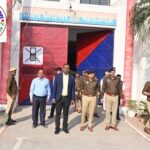 DM व SP महाराजगंज द्वारा जिला कारागार महराजगंज का आकस्मिक निरीक्षण किया गया तथा सम्बन्धित को आवश्यक दिशा निर्देश दिये गये ।