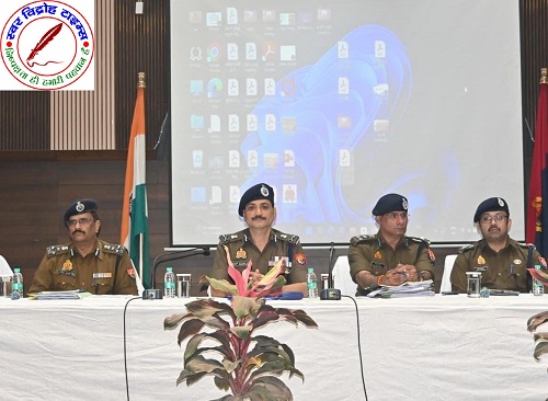 वाराणसी पुलिस आयुक्त ने सैनिक सम्मेलन व मासिक अपराध समीक्षा में दिए सख्त निर्देश ! महिला सुरक्षा से लेकर साइबर क्राइम तक बने फोकस पॉइंट !