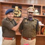 नवागत पुलिस उपाधीक्षक को स्टार लगाकर उनके उज्जवल भविष्य के लिए शुभकामनाएं दी गई !
