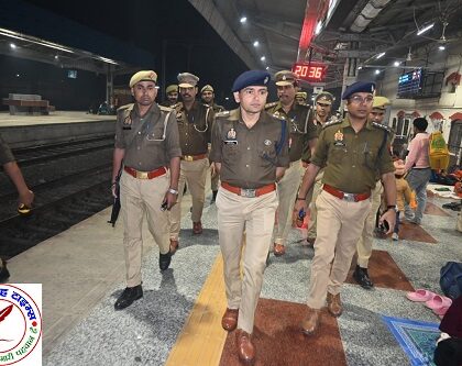 SP महाराजगंज श्री सोमेंद्र मीना द्वारा भारी पुलिस बल के साथ आनंद नगर रेलवे स्टेशन का निरीक्षण कर सुरक्षा व्यवस्था का जायजा लिया गया !