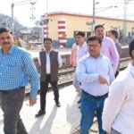 चुनार रेलवे स्टेशन पर हादसे के बाद पहुंचे जीएम, डीआरएम !