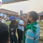 105 वर्ष के बुजुर्ग खटिया पर वोट डालने आए बूथ !