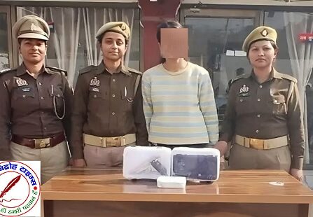 गोरखपुर की अंशिका के सामने DSP और दरोगा तक हुए न्यूड ! रंगदारी न मिलने पर मैनेजर के दोस्त को मारी थी गोली, मामले में 12 पुलिसकर्मी फंसे !